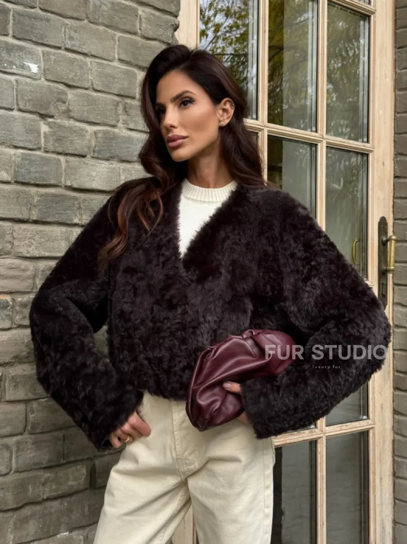 Укороченная шуба из овчины калган