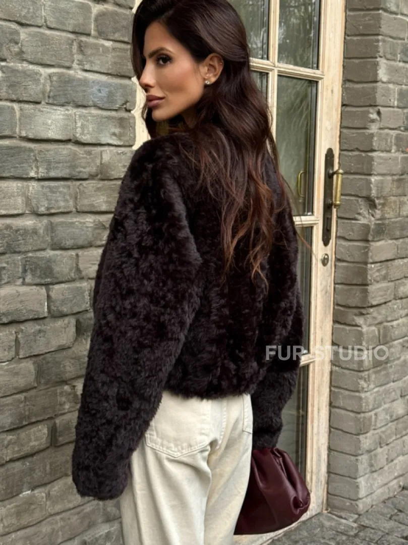 Укороченная шуба из овчины калган