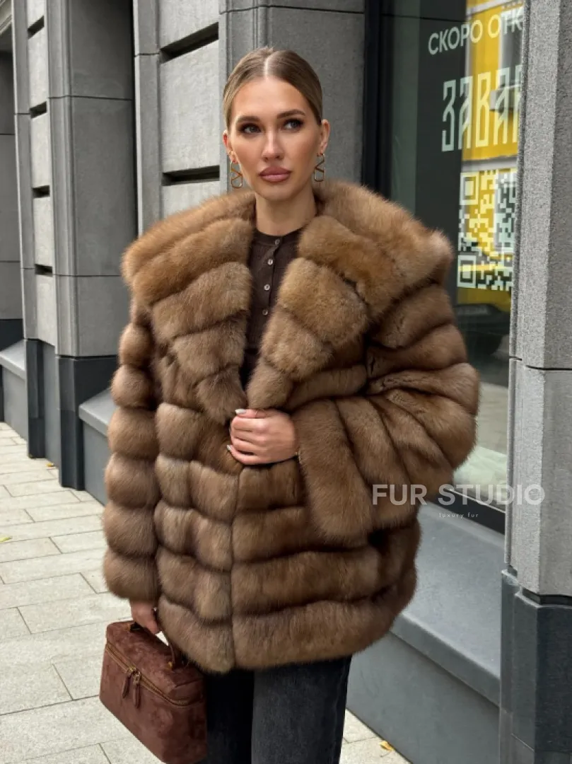 Шуба из натурального меха куницы с капюшоном