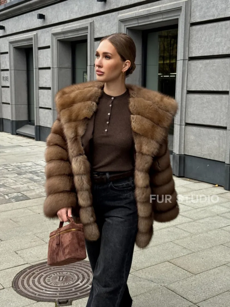 Шуба из натурального меха куницы с капюшоном
