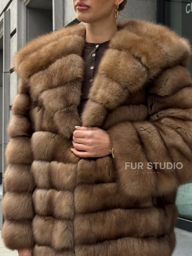 Шуба из натурального меха куницы с капюшоном