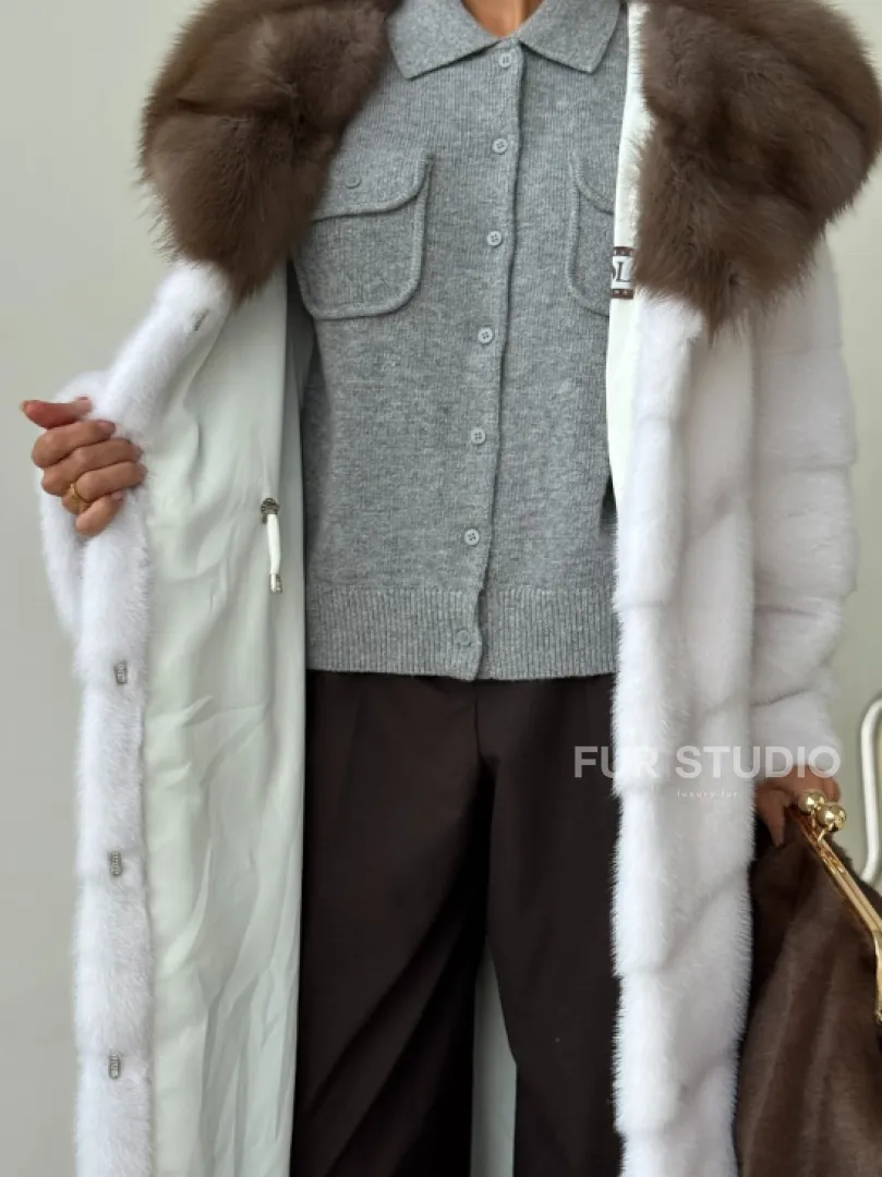 Белая норковая шуба с куницей капюшон