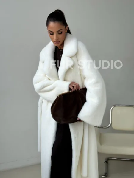 Белая длинная норковая шуба - фото 14