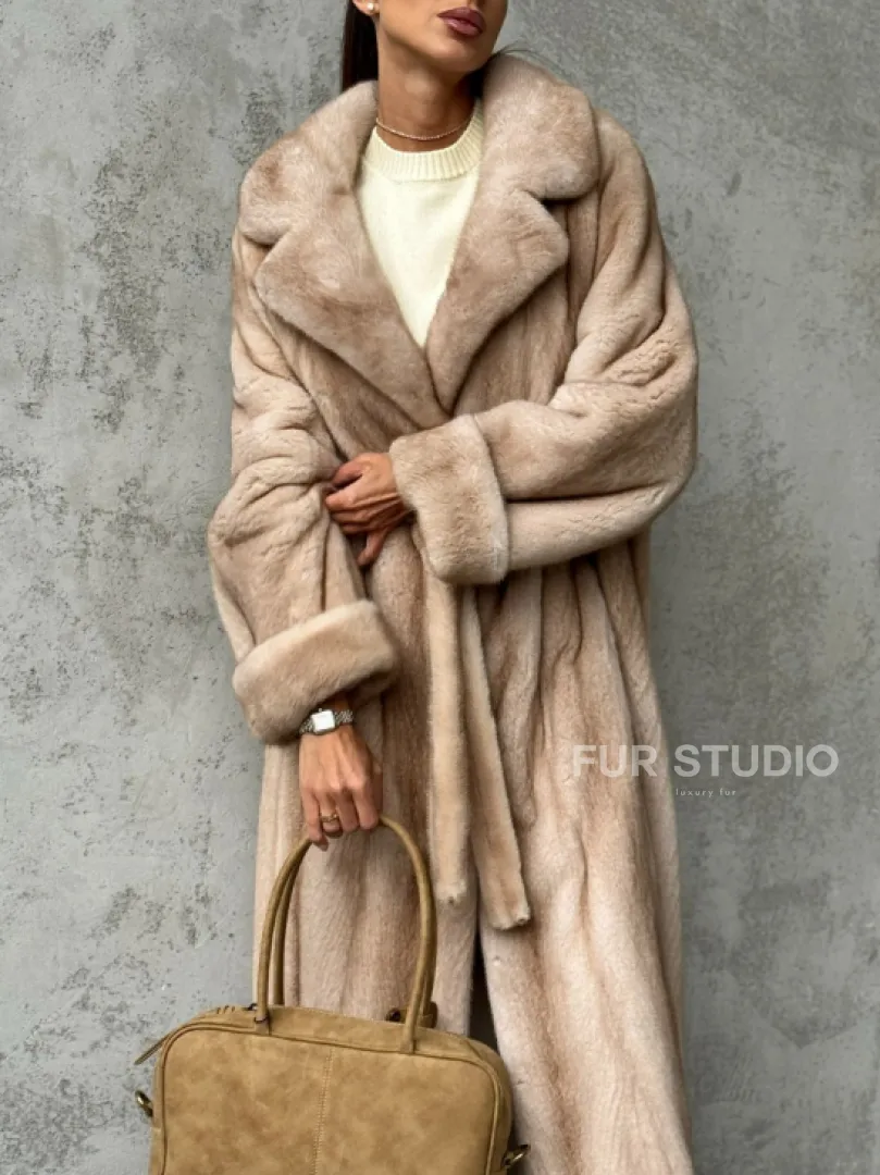 Длинная норковая шуба пастель