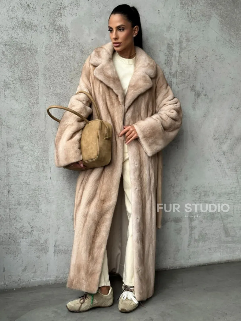 Длинная норковая шуба пастель