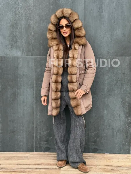 Женский пуховик с мехом куницы - фото 8