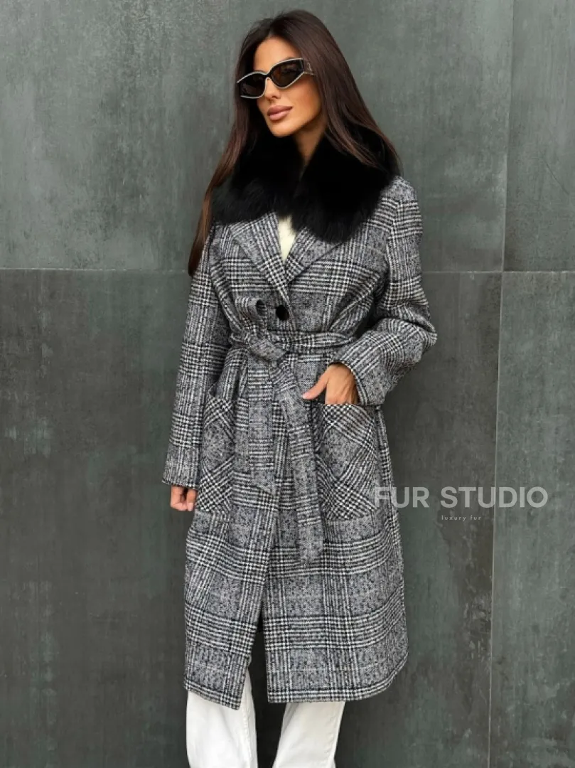 Пальто зимнее с мехом