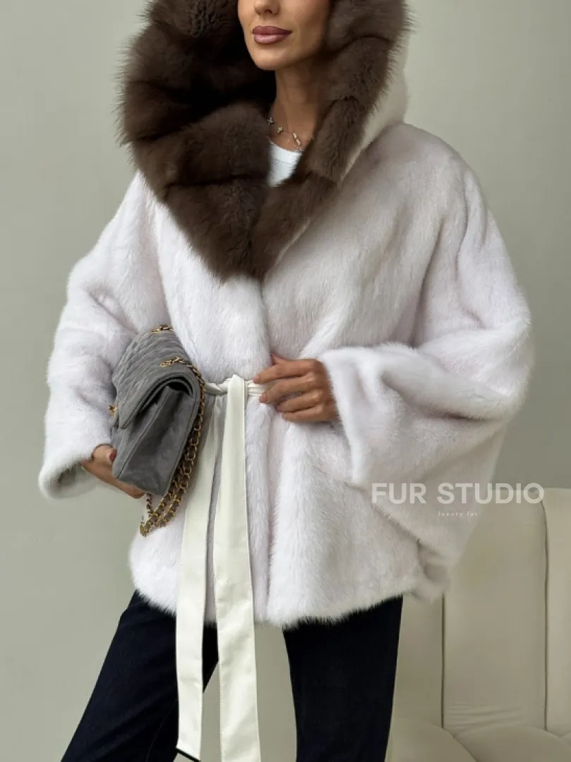Белый норковый полушубок с куницей -  летучая мышь