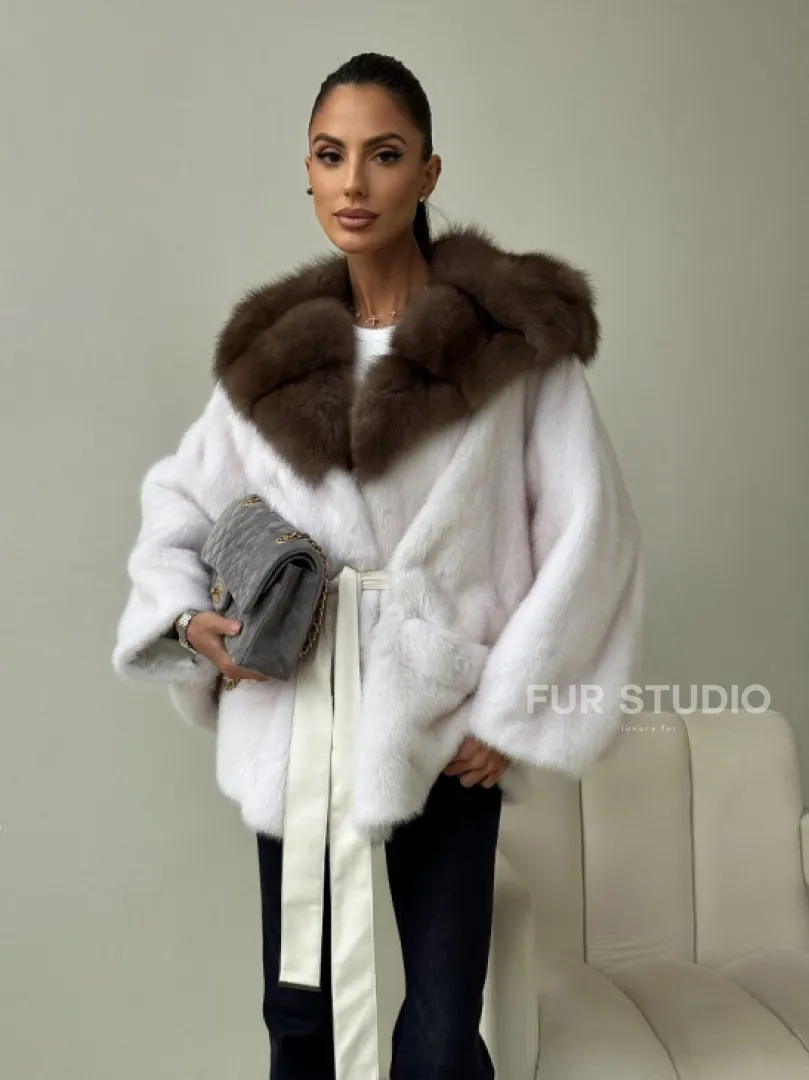 Белый норковый полушубок с куницей -  летучая мышь