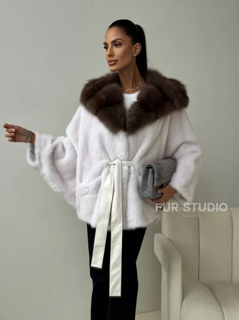 Белый норковый полушубок с куницей -  летучая мышь