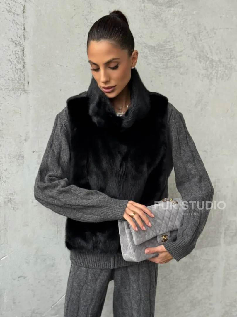 Черная манишка из меха норки