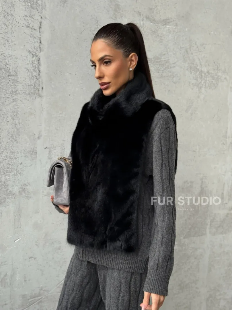 Черная манишка из меха норки