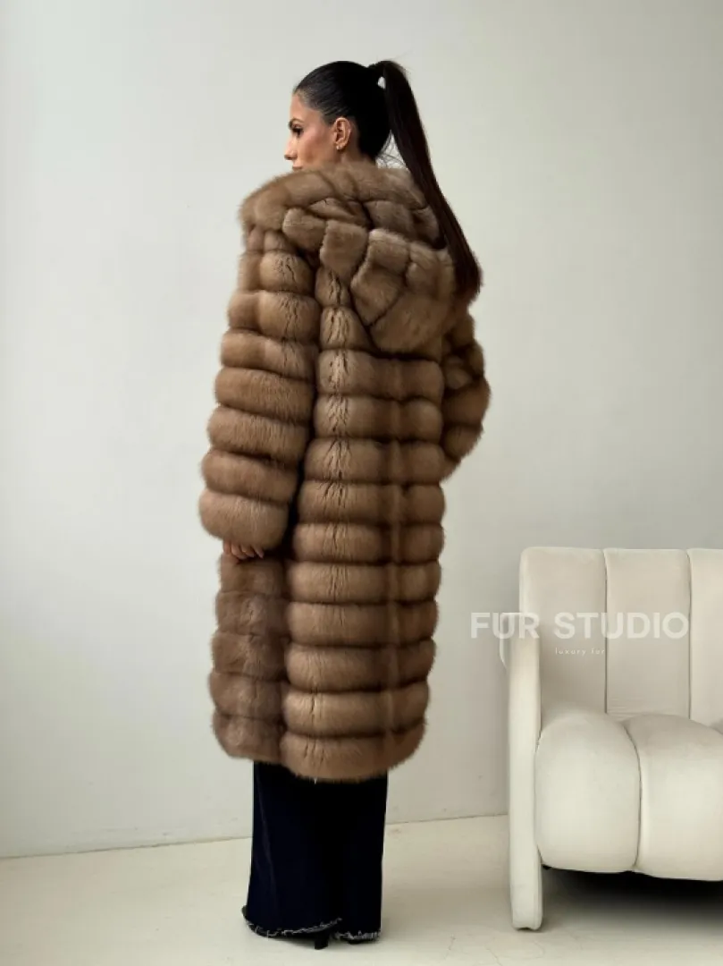 Шуба из куницы с капюшоном кобра