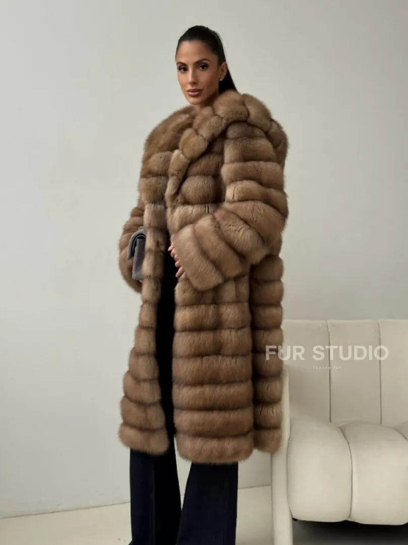 Шуба из куницы с капюшоном кобра