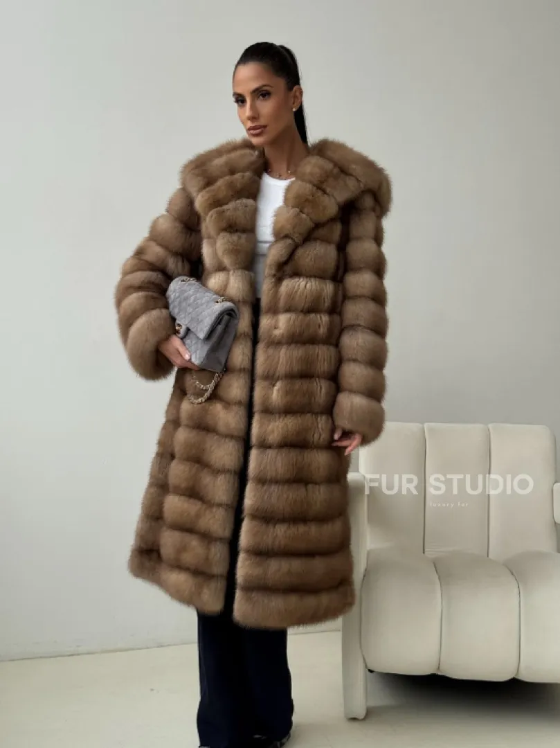 Шуба из куницы с капюшоном кобра