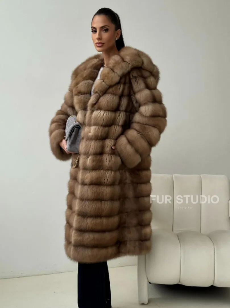 Шуба из куницы с капюшоном кобра