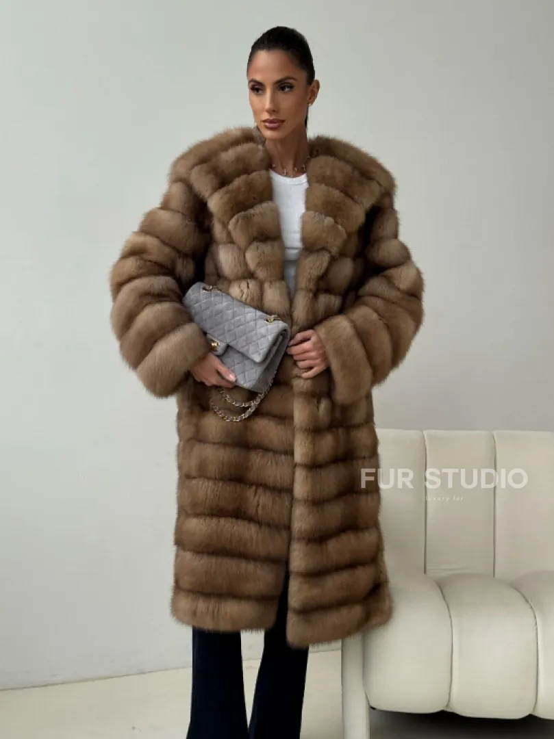 Шуба из куницы с капюшоном кобра