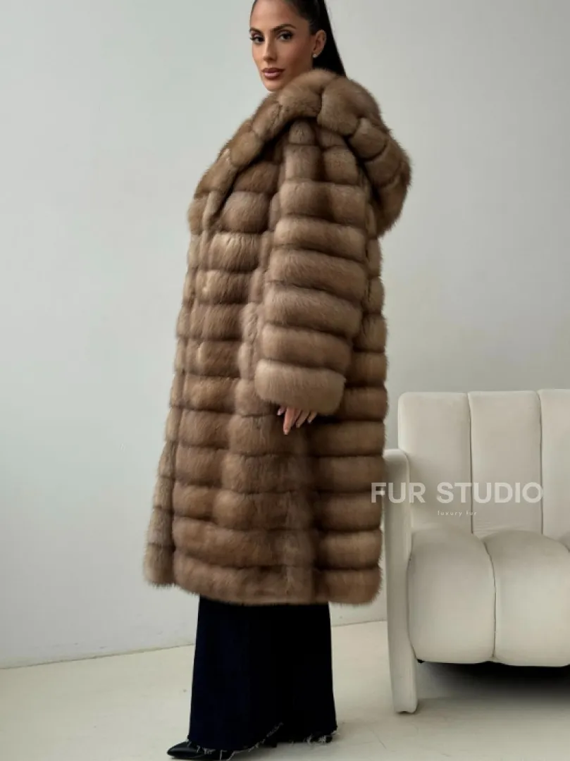 Шуба из куницы с капюшоном кобра