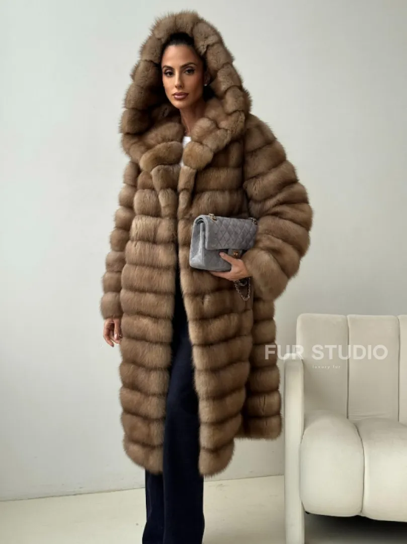 Шуба из куницы с капюшоном кобра