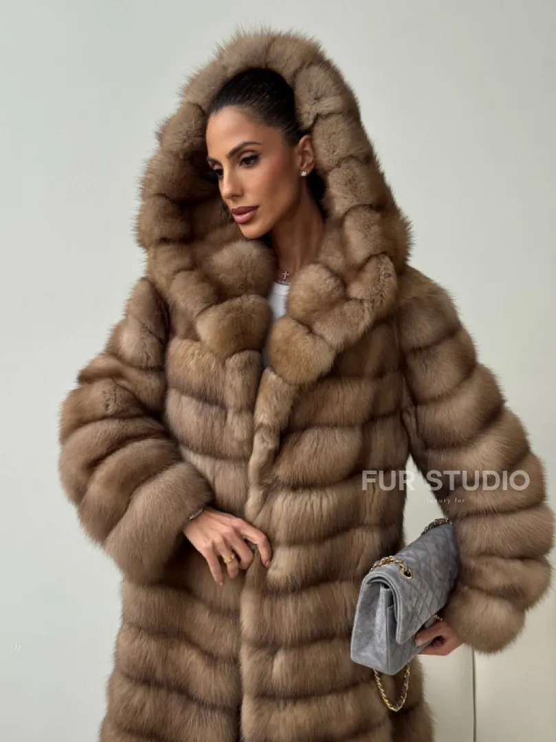 Шуба из куницы с капюшоном кобра