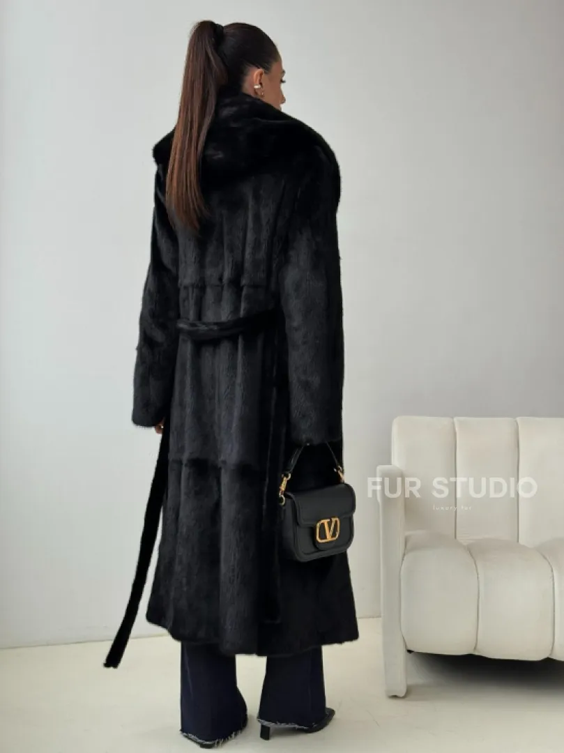 Черная норковая шуба с капюшоном