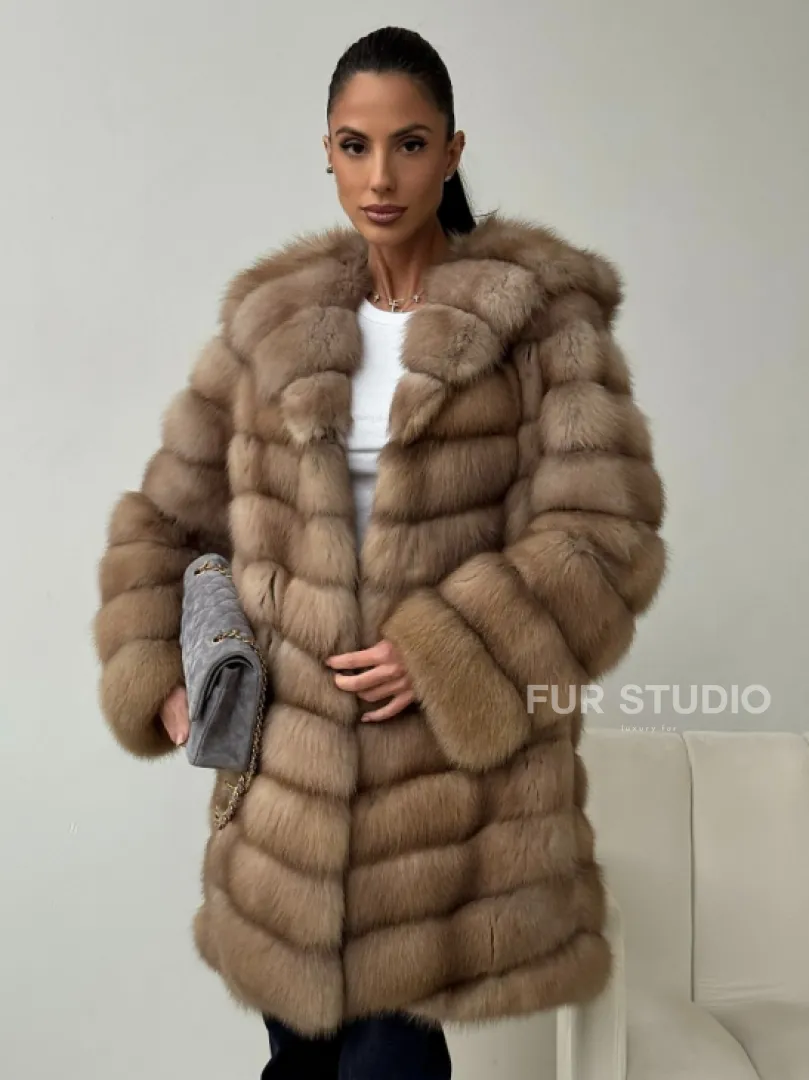 Шуба из куницы с капюшоном в цвете тор-тор