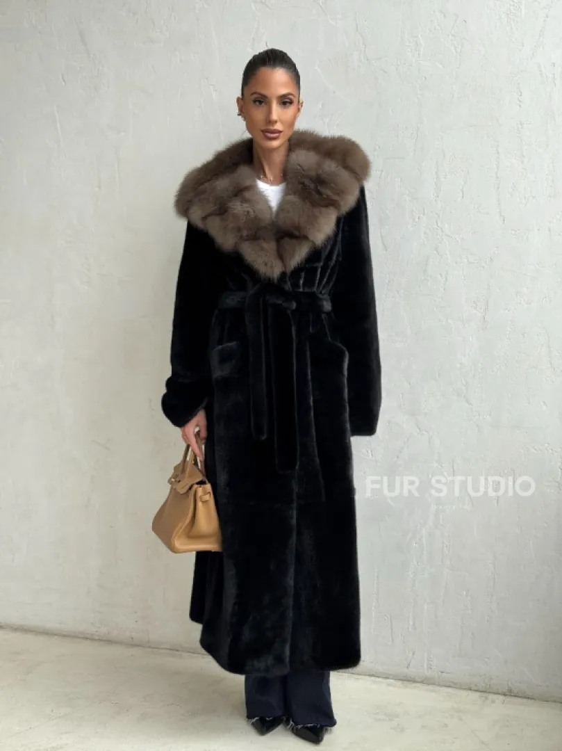 Черная норковая шуба с поясом - капюшон куница