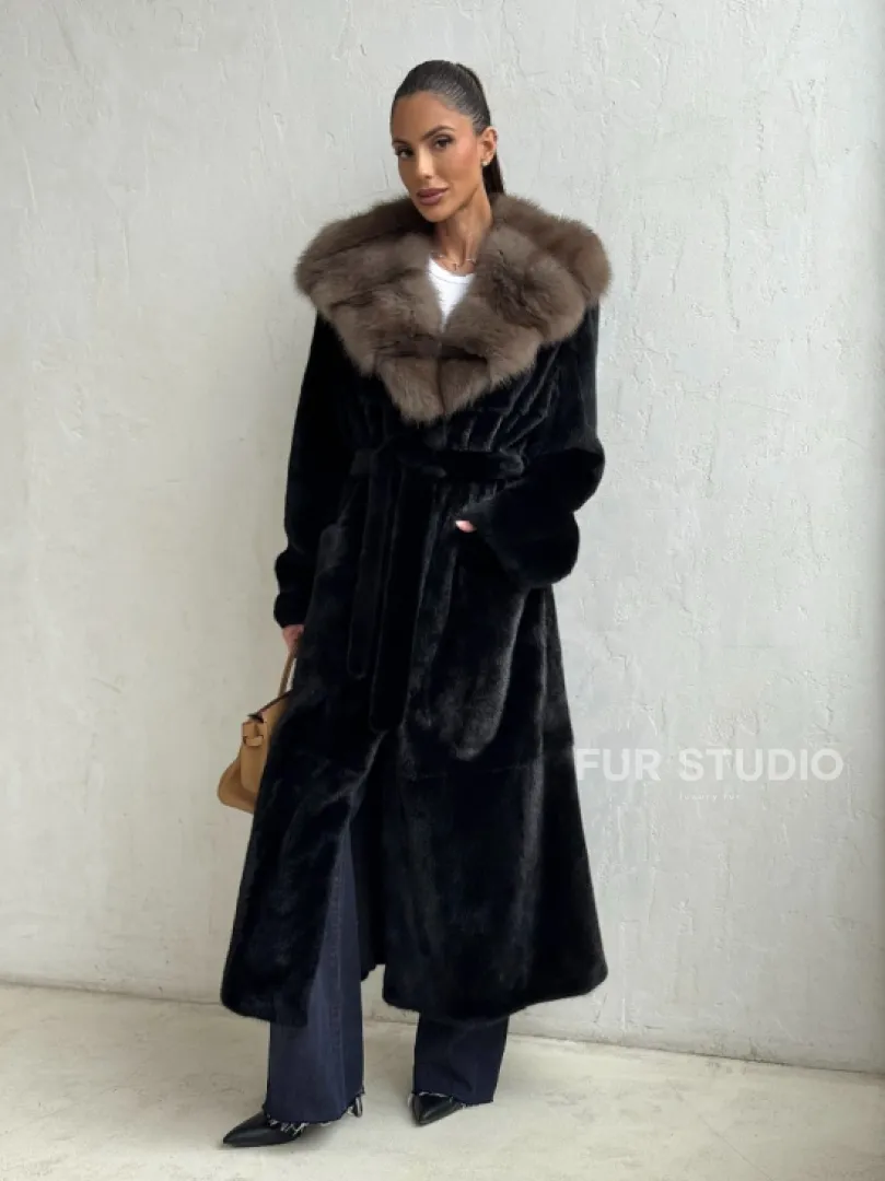 Черная норковая шуба с поясом - капюшон куница