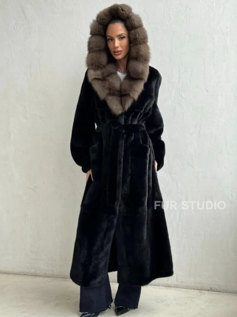 Черная норковая шуба с поясом - капюшон куница