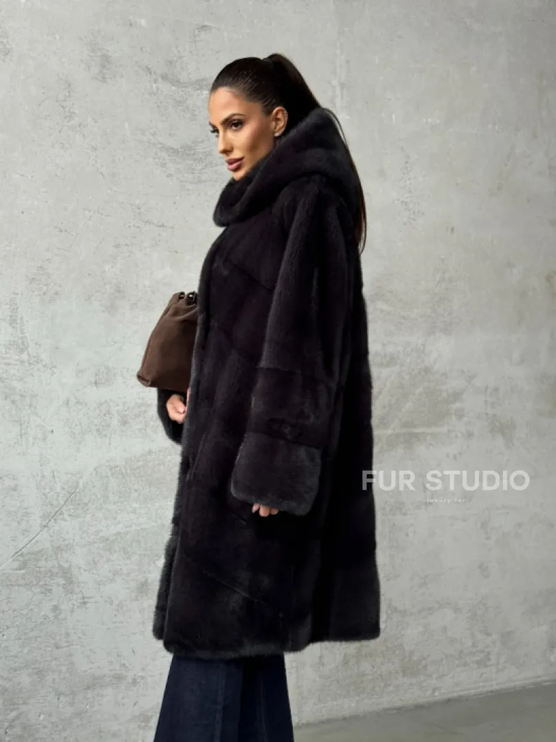 Норковая женская шуба с капюшоном