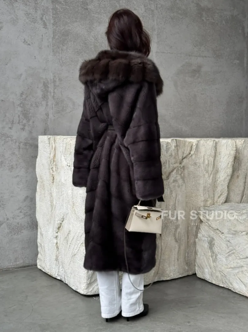 Шуба норковая графитовый ирис с капюшоном куницы