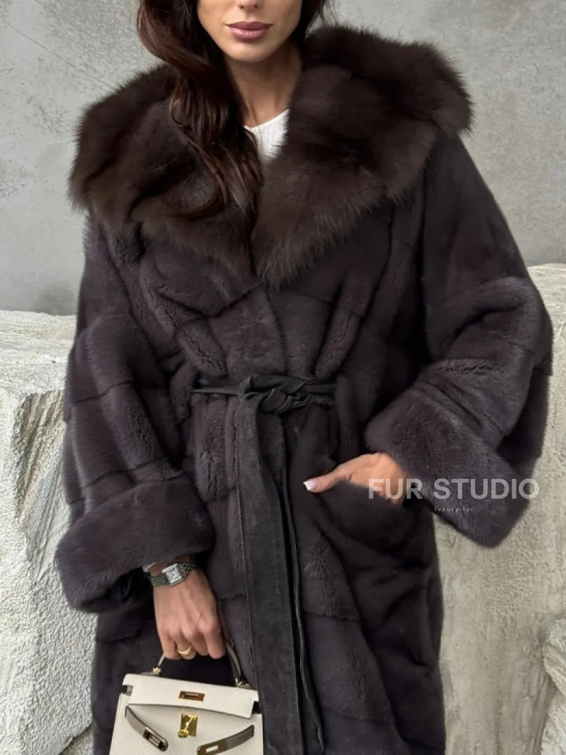 Шуба норковая графитовый ирис с капюшоном куницы