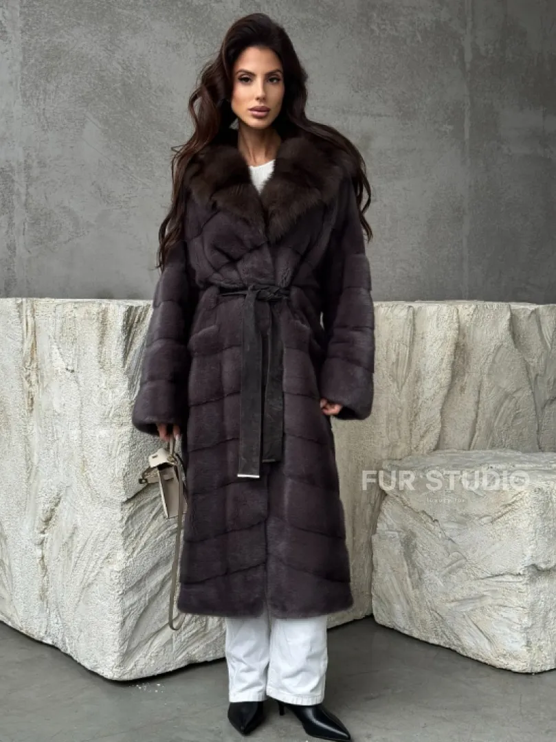 Шуба норковая графитовый ирис с капюшоном куницы