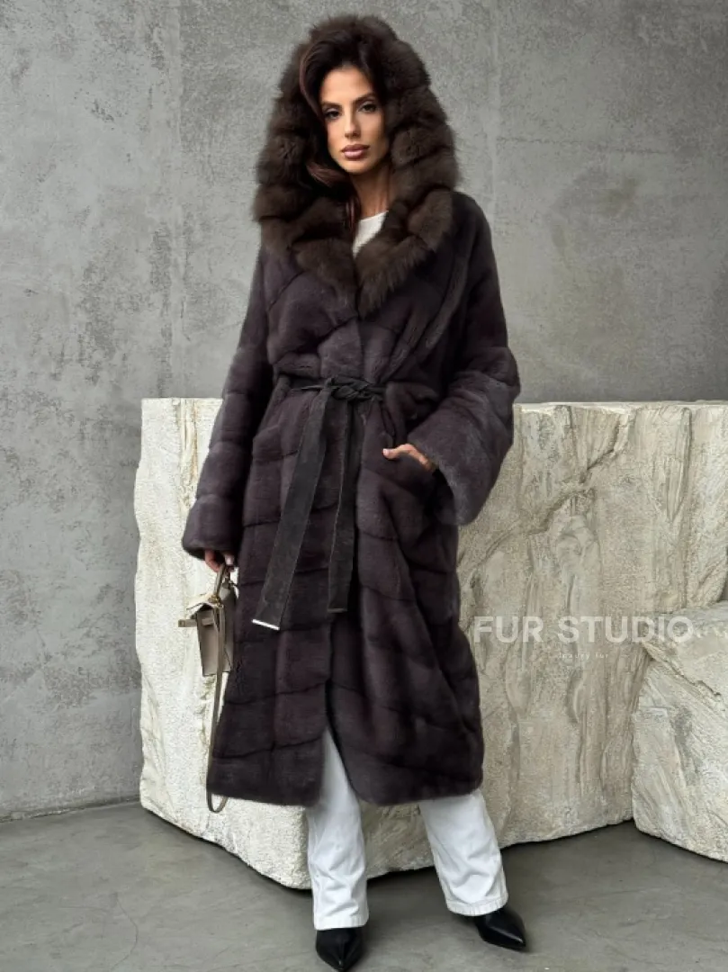 Шуба норковая графитовый ирис с капюшоном куницы