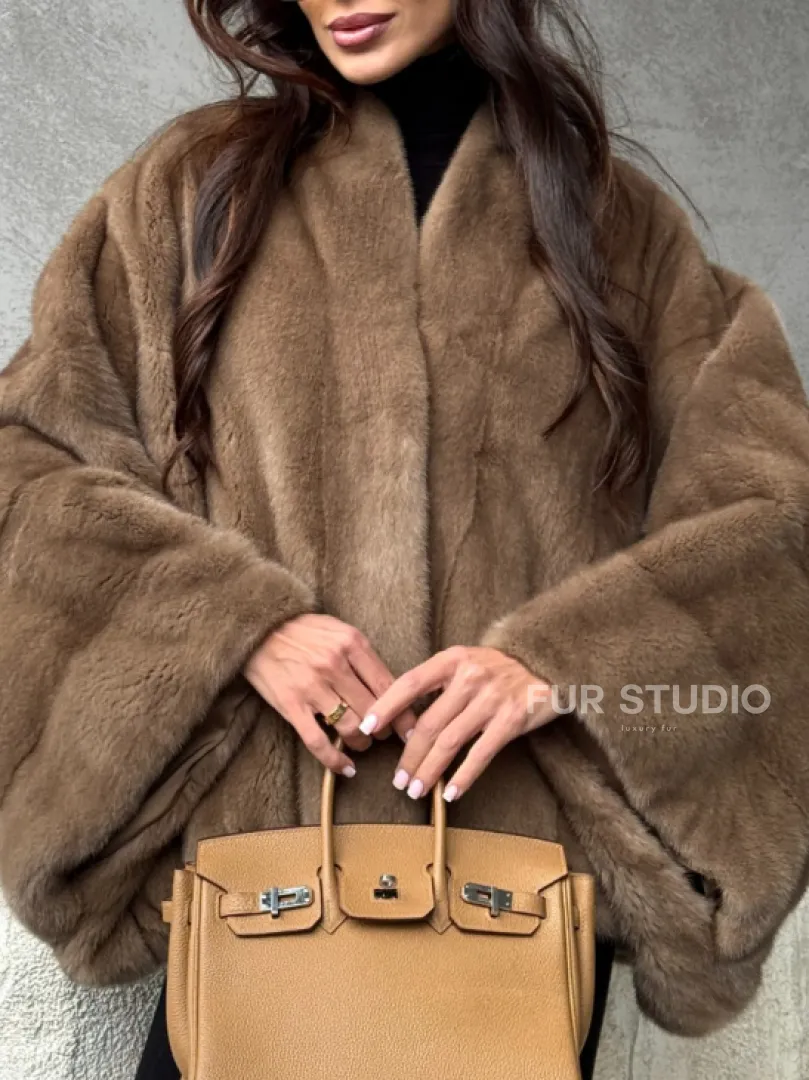 Норковое пончо с рукавами «летучая мышь»