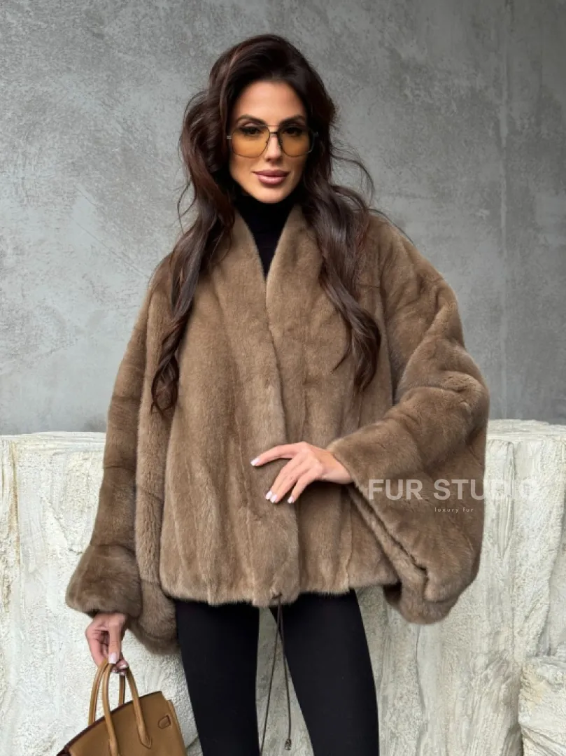 Норковое пончо с рукавами «летучая мышь»