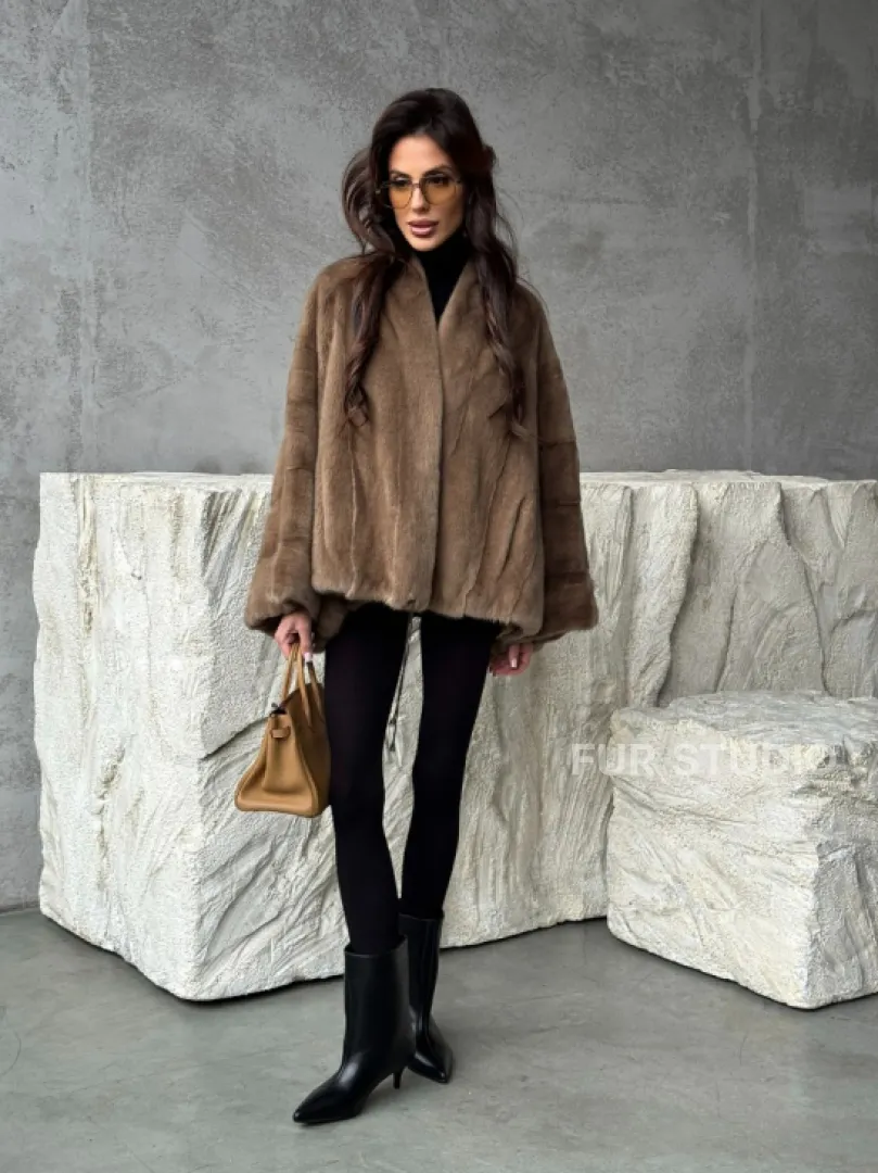 Норковое пончо с рукавами «летучая мышь»