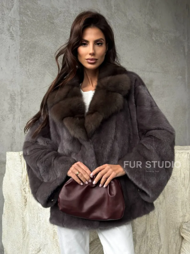 Норковый полушубок с воротником куница