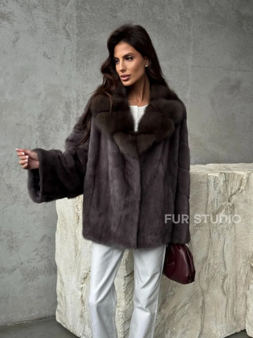 Норковый полушубок с воротником куница