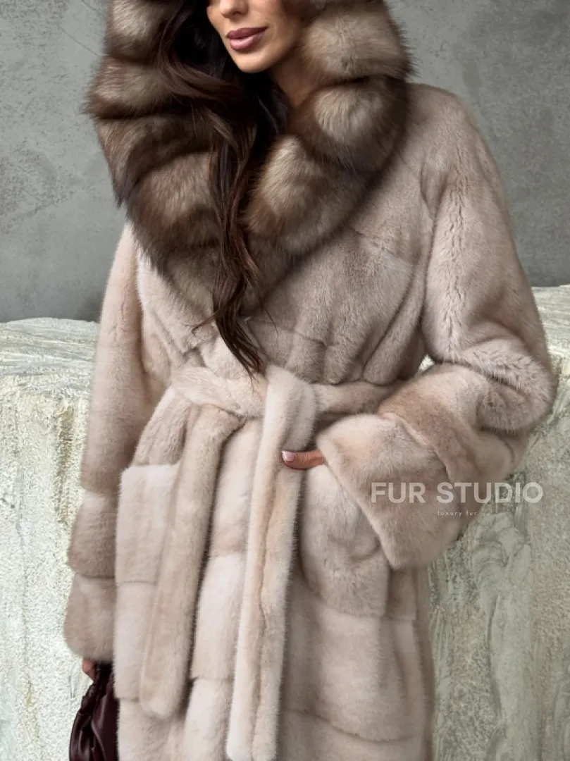 Норковая шуба с капюшоном из 