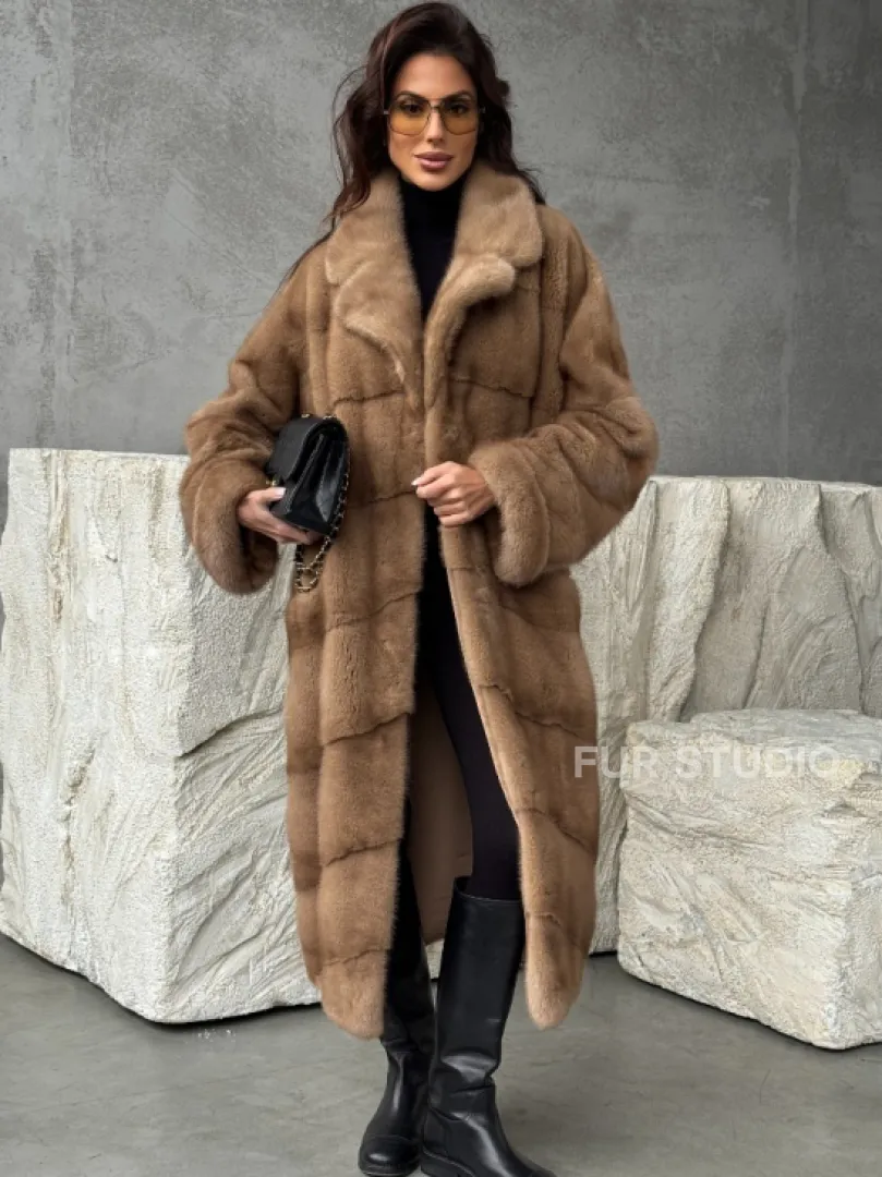 Бежевая норковая шуба oversize