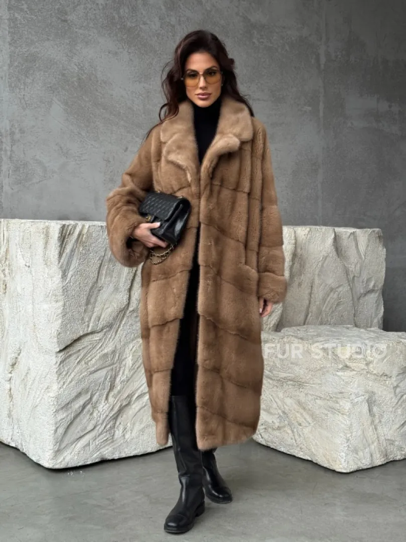 Бежевая норковая шуба oversize