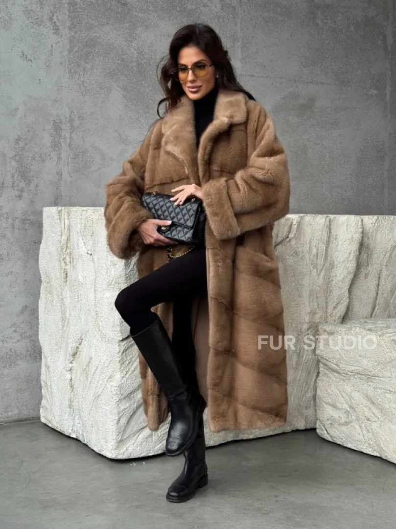 Бежевая норковая шуба oversize
