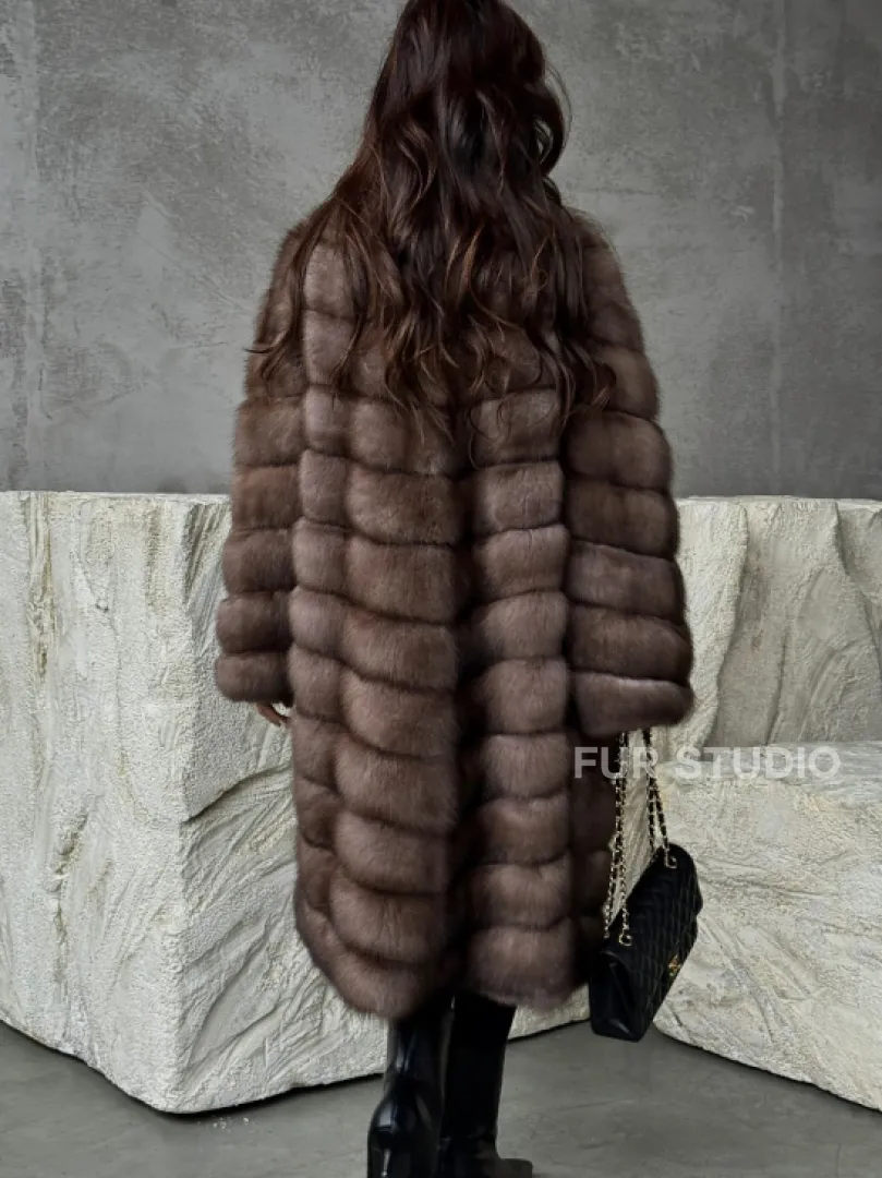 Шуба из куницы V-образный воротник