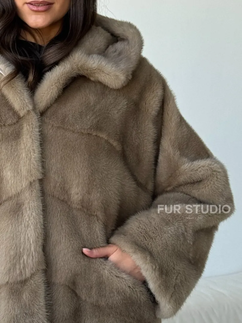 Короткая  норковая шуба с капюшоном