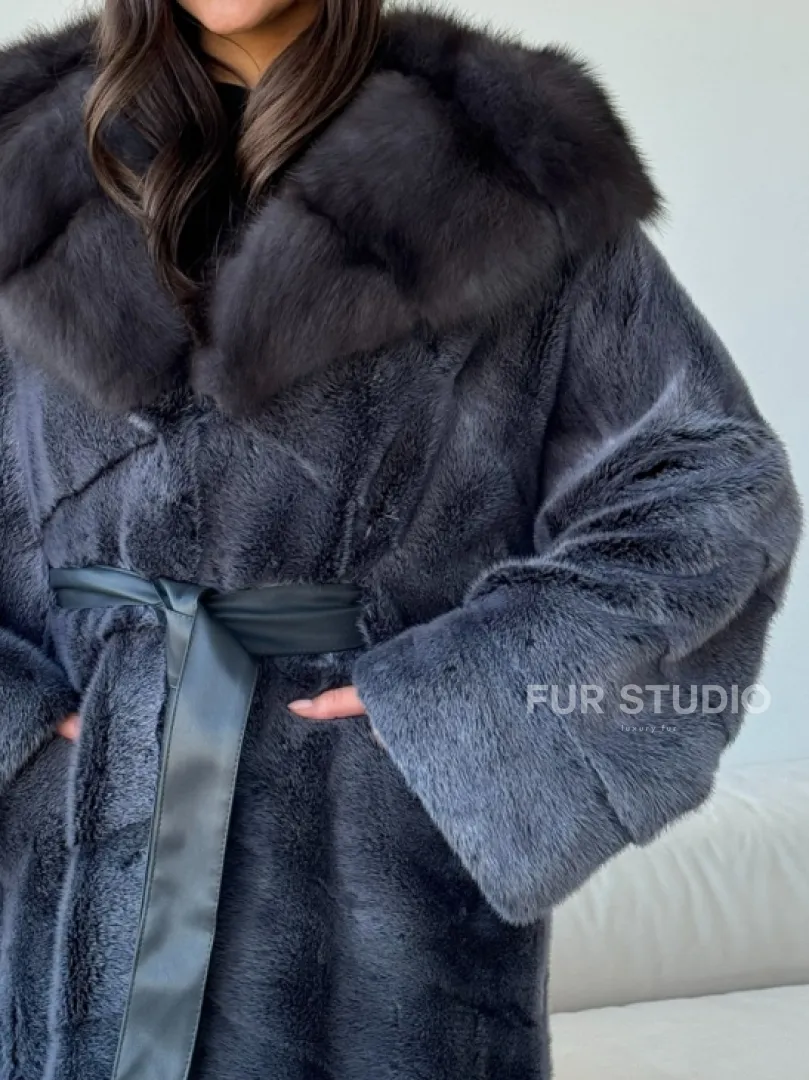 Длинная норковая шуба с куницей капюшон
