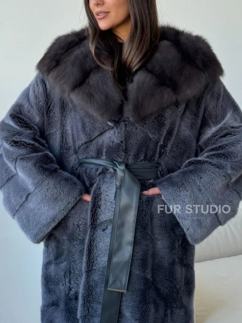 Длинная норковая шуба с куницей капюшон