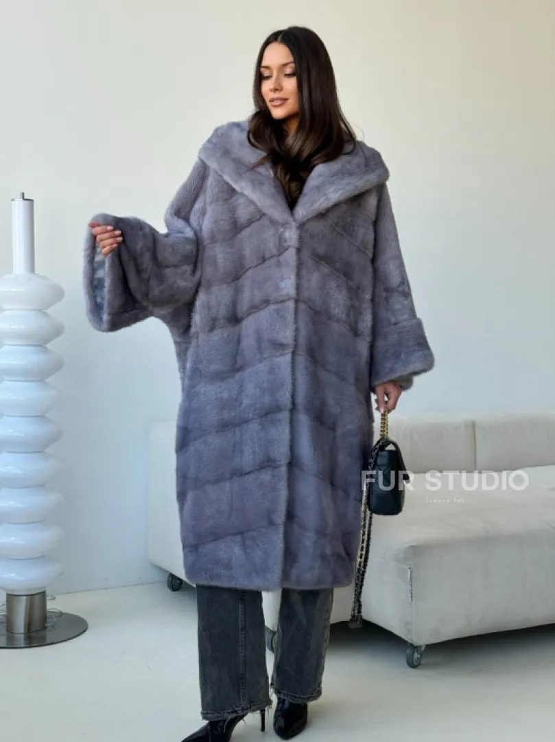 Голубая норковая шуба с капюшоном oversize