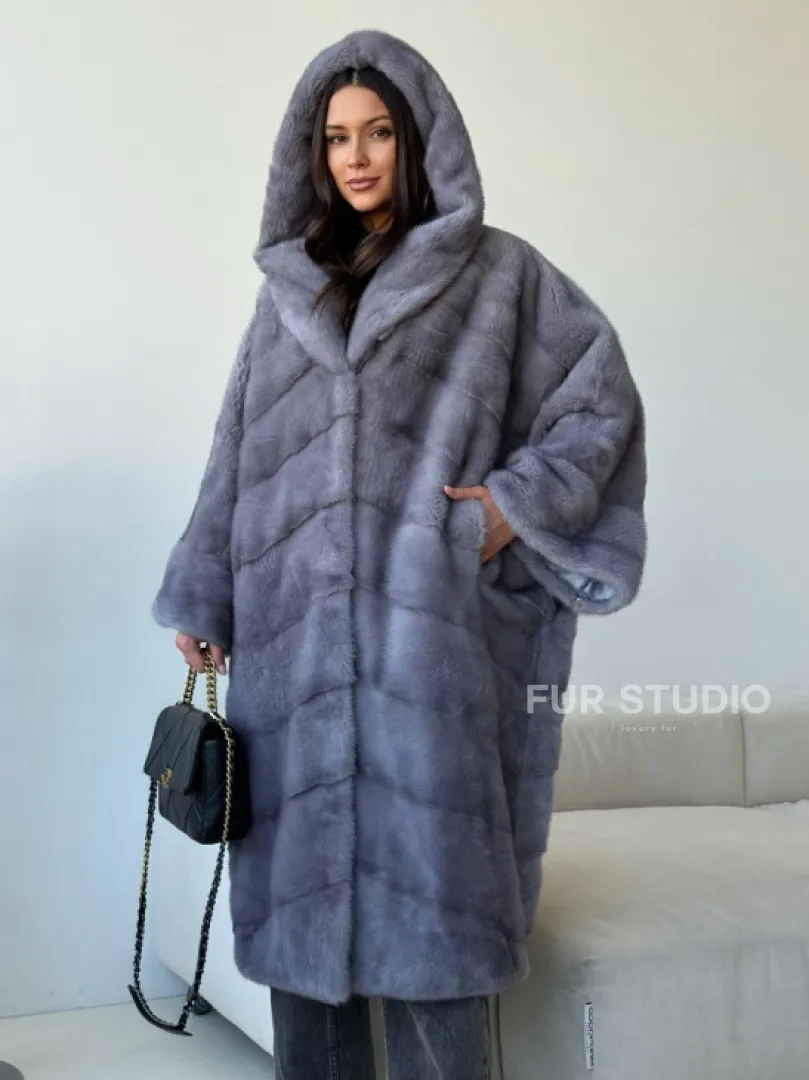 Голубая норковая шуба с капюшоном oversize