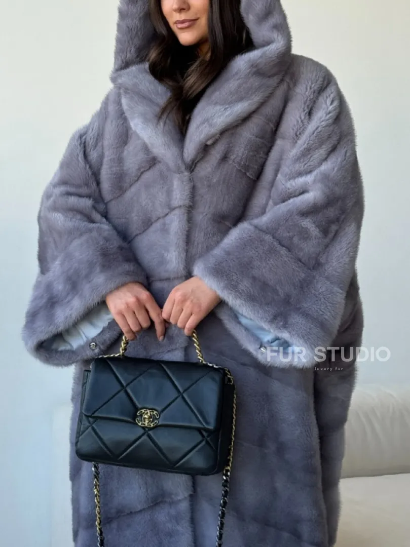 Голубая норковая шуба с капюшоном oversize